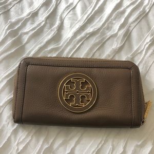 Tory Burch wallet /phone holder